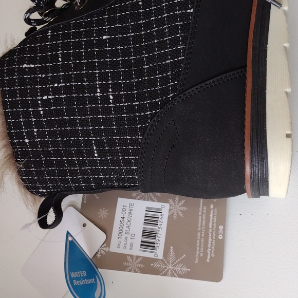 NWT. MUK LUKS® Women's Sigrid Boots, Flat Heel, Black and White. Cold Weather 10 - Picture 9 of 14